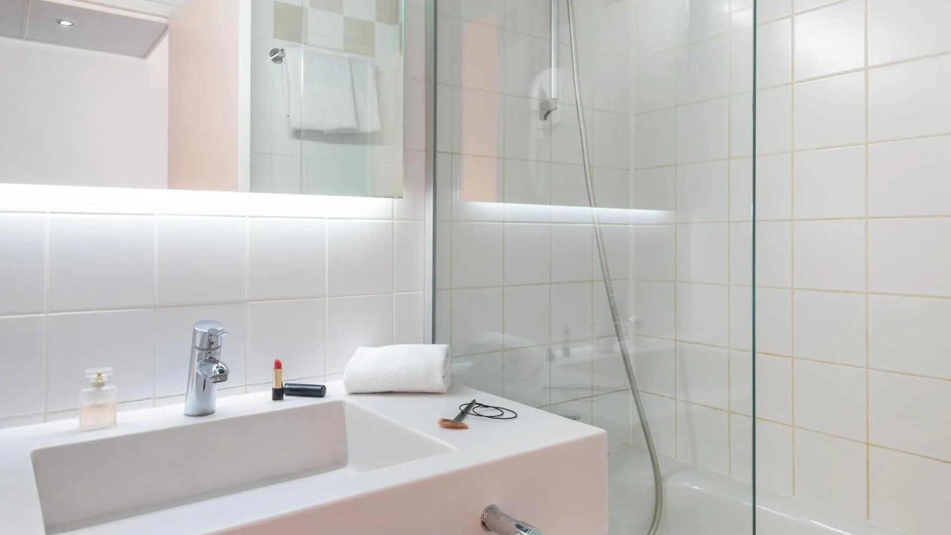 Ibis Styles Paris Gare De L'Est Chateau Landon 3*,  France